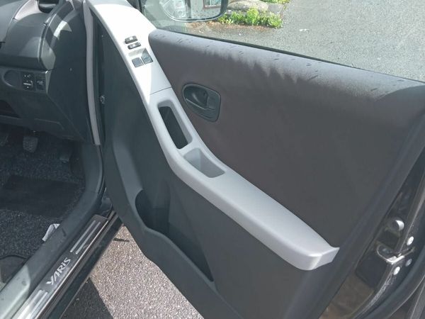 Toyota Yaris Hatchback, Petrol, 2006, Black