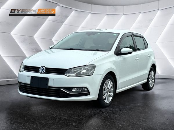 Volkswagen Polo Hatchback, Petrol, 2016, White