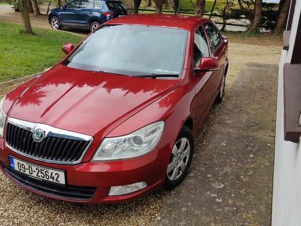 Skoda Octavia Hatchback, Diesel, 2009, Red