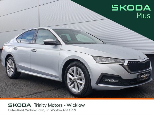 Skoda Octavia Saloon, Petrol, 2024, Silver