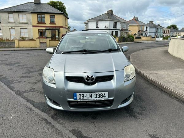 Toyota Auris Hatchback, Petrol, 2009, Silver