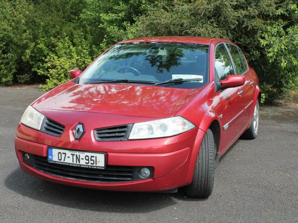 Renault Megane Saloon, Petrol, 2007, Red