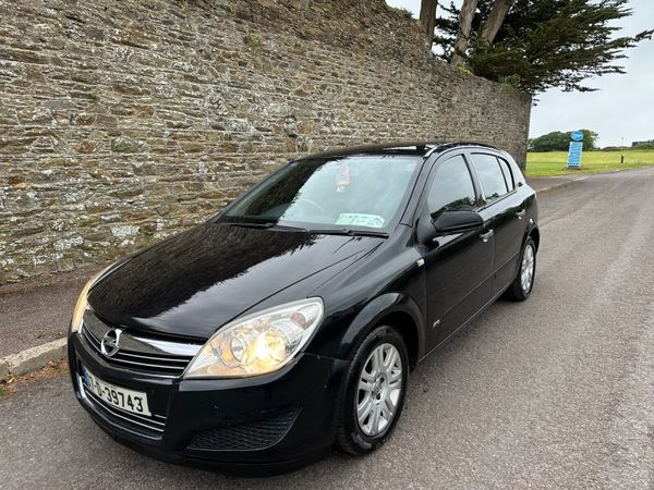 Opel Astra Hatchback, Petrol, 2007, Black