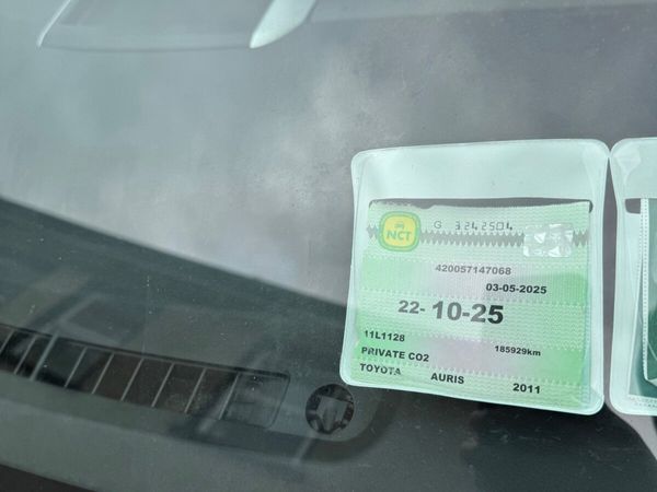 Toyota Auris Hatchback, Diesel, 2011, Black