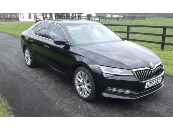 Skoda Superb Hatchback, Diesel, 2023, Black