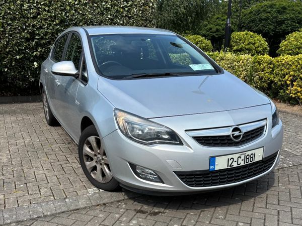 Opel Astra MPV, Diesel, 2012, Silver