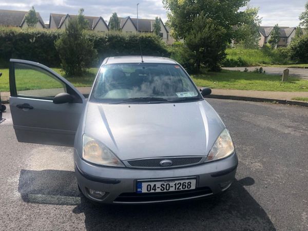 Ford Focus Hatchback, Petrol, 2004, Silver