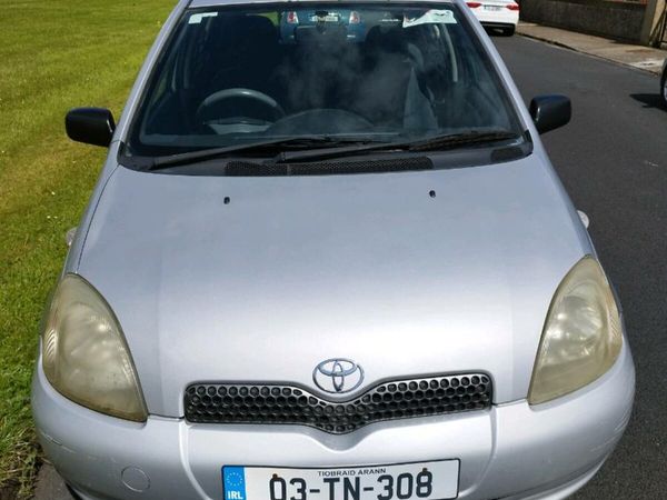 Toyota Yaris Hatchback, Petrol, 2003, Silver