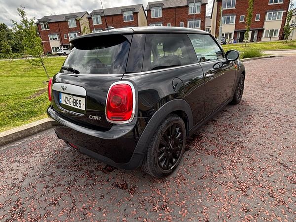 Mini Cooper Hatchback, Petrol, 2014, Black