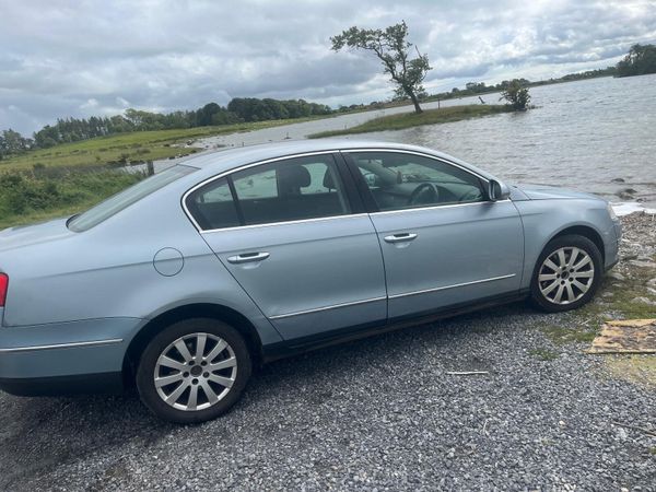 Volkswagen Passat Saloon, Diesel, 2006, Blue