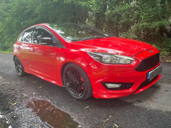 Ford Focus Hatchback, Diesel, 2016, Red