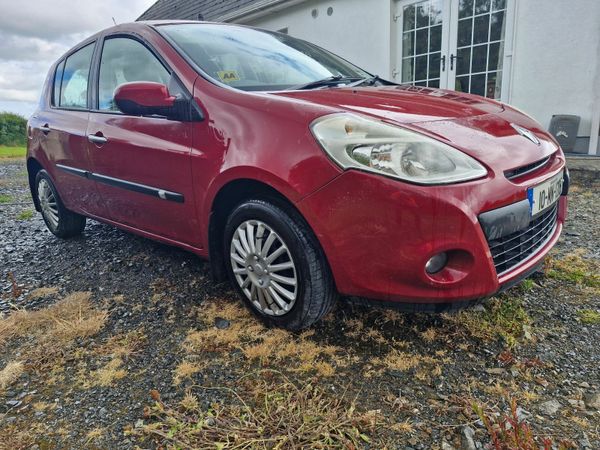 Renault Clio Hatchback, Diesel, 2010, Red