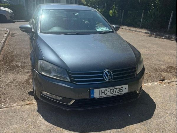 Volkswagen Passat Saloon, Diesel, 2011, Grey