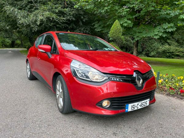 Renault Clio Hatchback, Petrol, 2015, Red