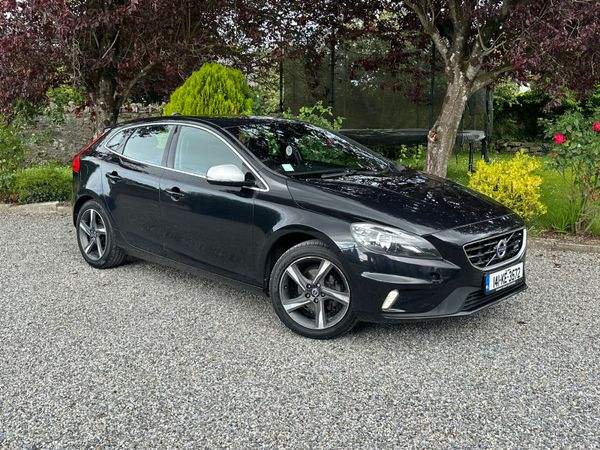 Volvo V40 Hatchback, Diesel, 2014, Black