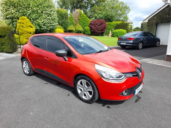 Renault Clio Hatchback, Petrol, 2013, Red