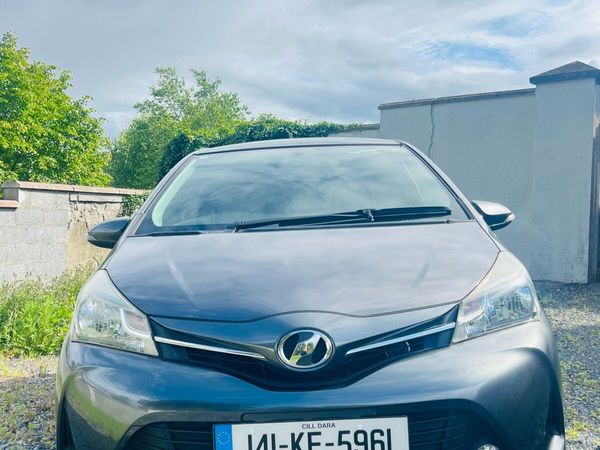 Toyota Vitz Hatchback, Petrol, 2014, Grey