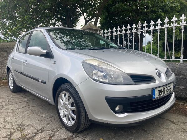Renault Clio Hatchback, Petrol, 2009, Silver