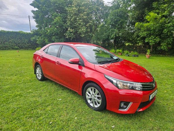 Toyota Corolla Saloon, Diesel, 2014, Red