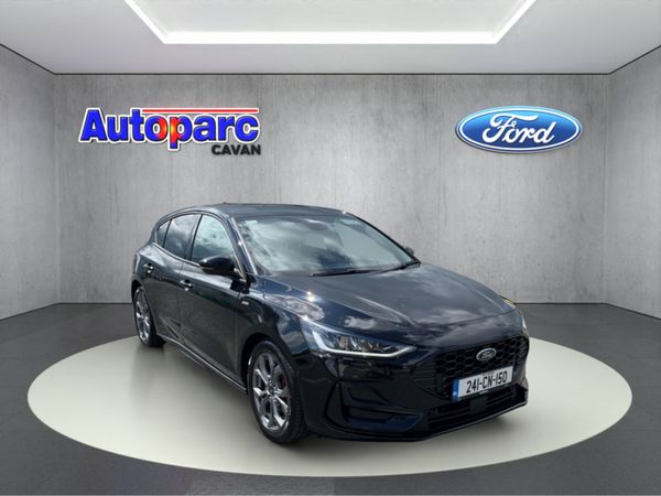 Ford Focus Hatchback, Petrol, 2024, Black