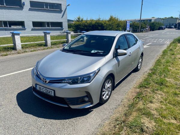 Toyota Corolla Saloon, Diesel, 2018, Grey
