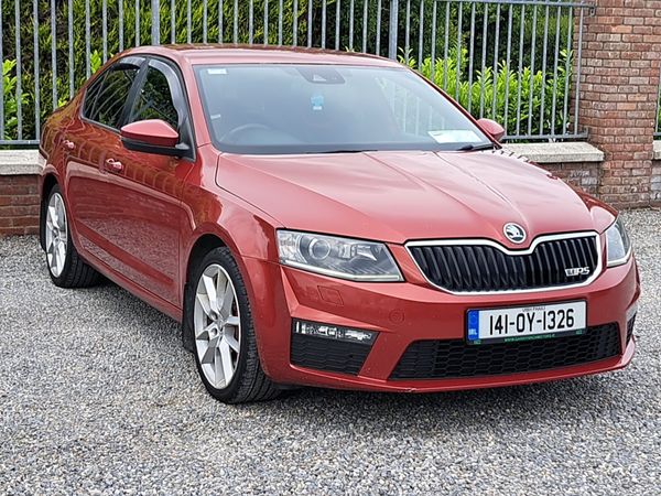 Skoda Octavia Hatchback, Diesel, 2014, Red