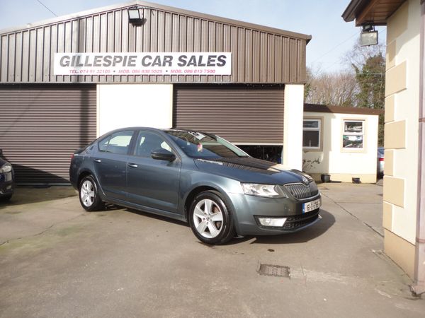 Skoda Octavia Saloon, Diesel, 2016, Grey