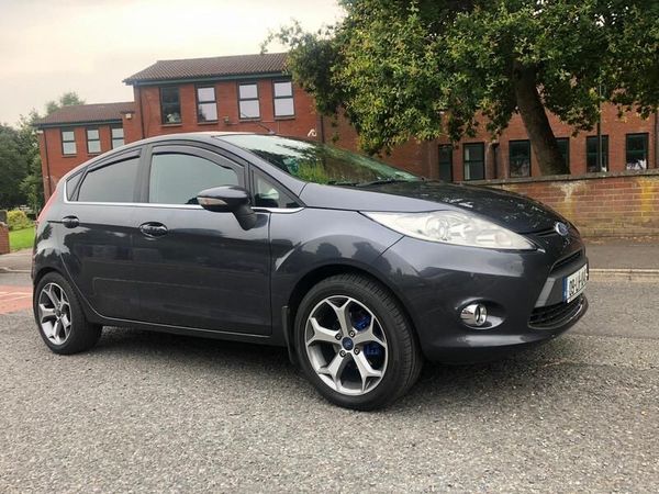 Ford Fiesta Hatchback, Diesel, 2009, Grey