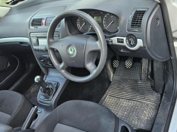 Skoda Octavia Hatchback, Petrol, 2007, Silver