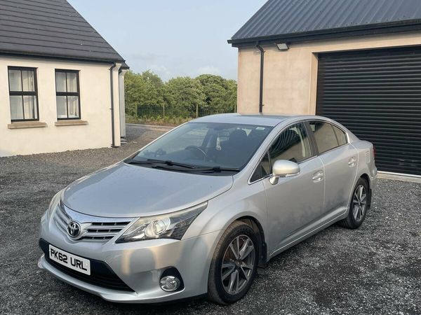 Toyota Avensis Saloon, Diesel, 2012, Silver
