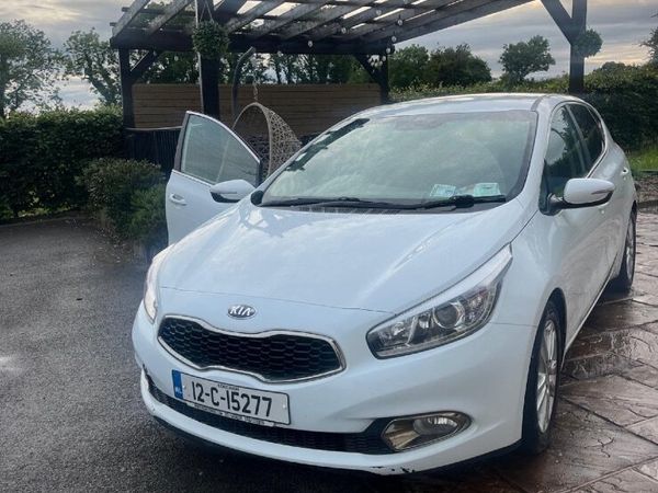 Kia Ceed Hatchback, Diesel, 2012, White