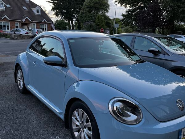 Volkswagen Beetle Hatchback, Petrol, 2013, Blue