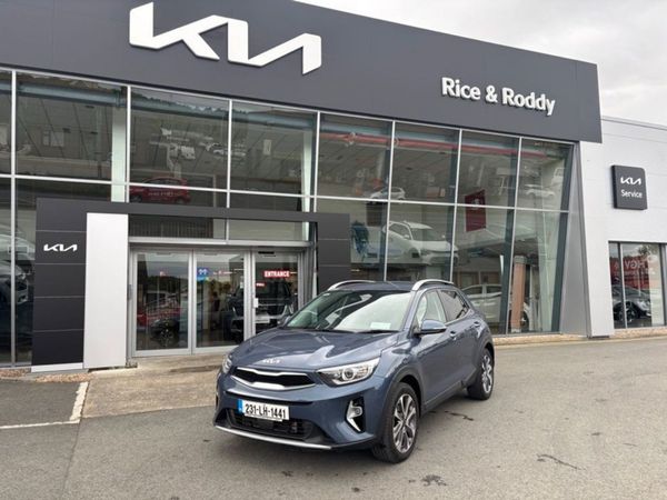Kia Stonic MPV, Hybrid, 2023, Blue