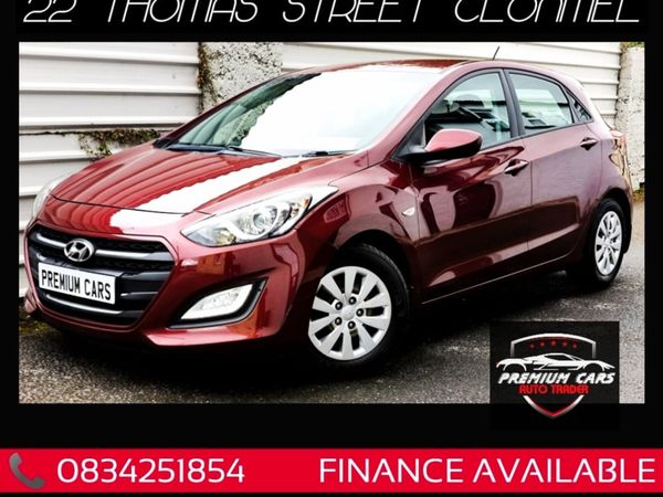 Hyundai i30 Hatchback, Petrol, 2016, Red