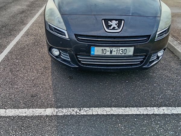 Peugeot 5008 MPV, Diesel, 2010, Black