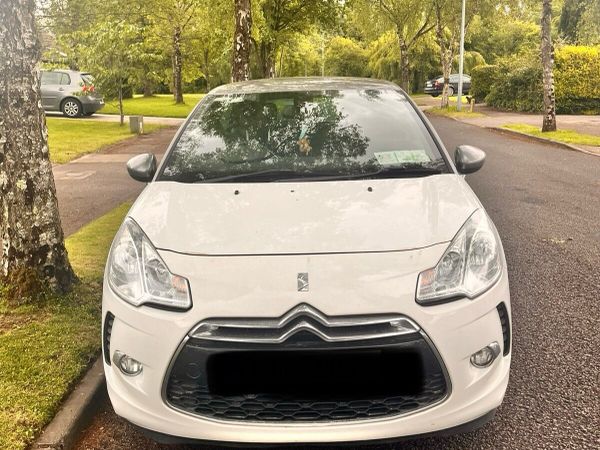 Citroen DS 3 Hatchback, Petrol, 2015, White