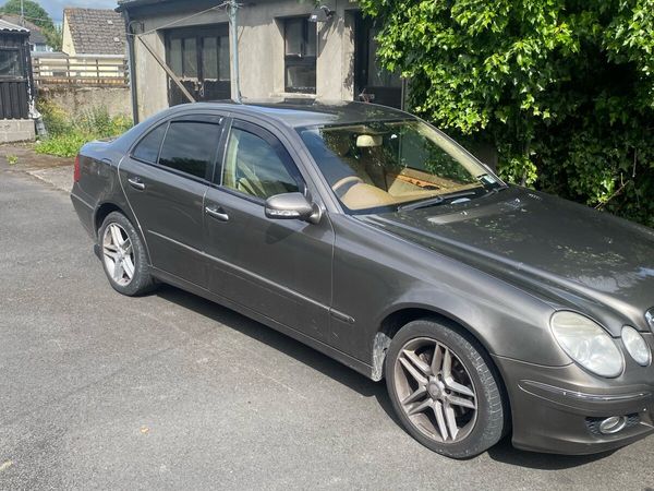Mercedes-Benz E-Class Saloon, Petrol, 2008, Grey
