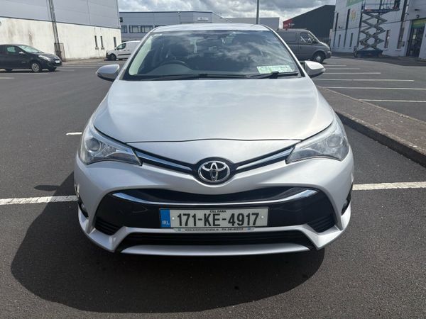 Toyota Avensis Saloon, Diesel, 2017, Silver