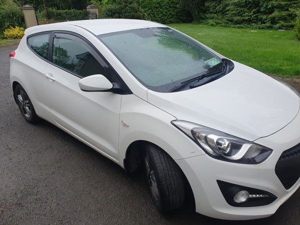 Hyundai i30 Hatchback, Diesel, 2013, White