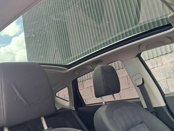 Nissan Qashqai Hatchback, Diesel, 2011, Black