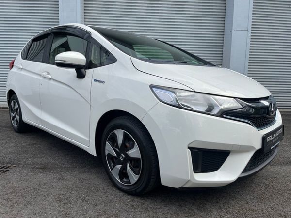 Honda Fit Hatchback, Petrol Hybrid, 2016, White