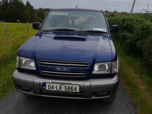 Isuzu Trooper SUV, Diesel, 2004, Blue