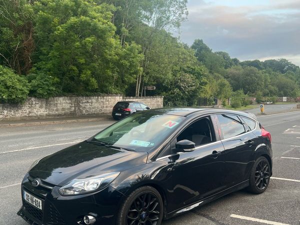 Ford Focus Hatchback, Petrol, 2013, Black
