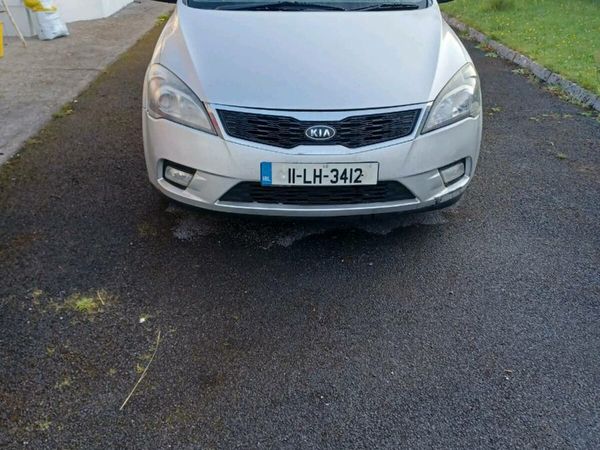Kia Ceed Estate, Diesel, 2011, Silver