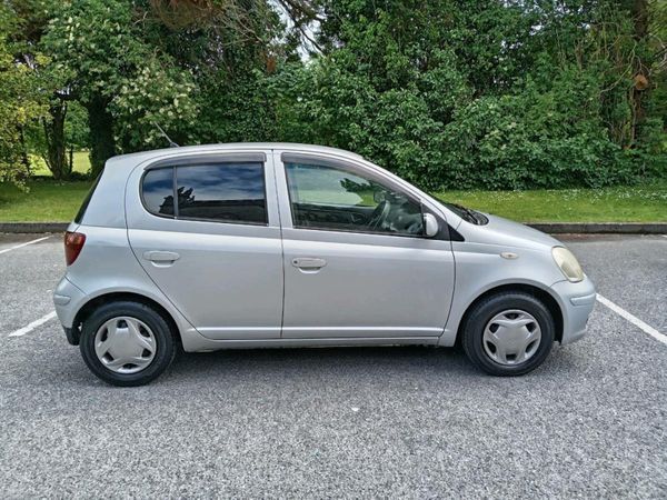 Toyota Yaris Hatchback, Petrol, 2003, Silver