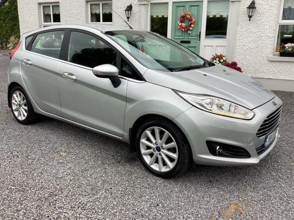 Ford Fiesta Hatchback, Petrol, 2016, Silver