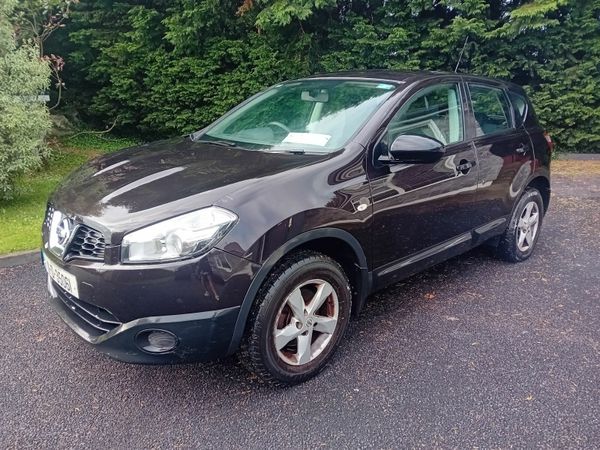 Nissan Qashqai Hatchback, Diesel, 2011, Purple