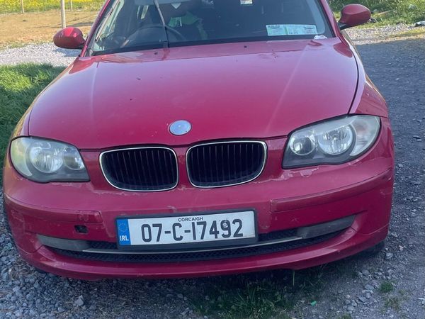 BMW 1-Series Hatchback, Petrol, 2007, Red