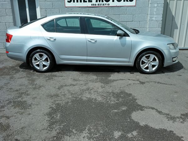 Skoda Octavia Hatchback, Diesel, 2016, Silver