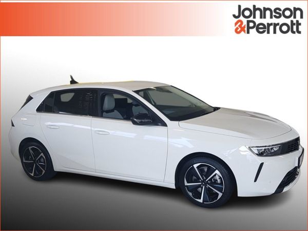 Opel Astra Hatchback, Petrol Plug-in Hybrid, 2023, White